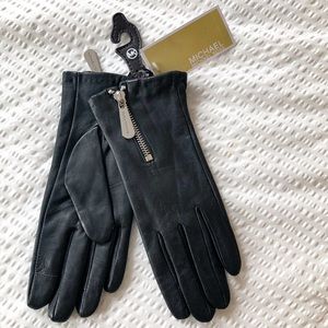 🆕 Michael Kors Leather Tech Gloves